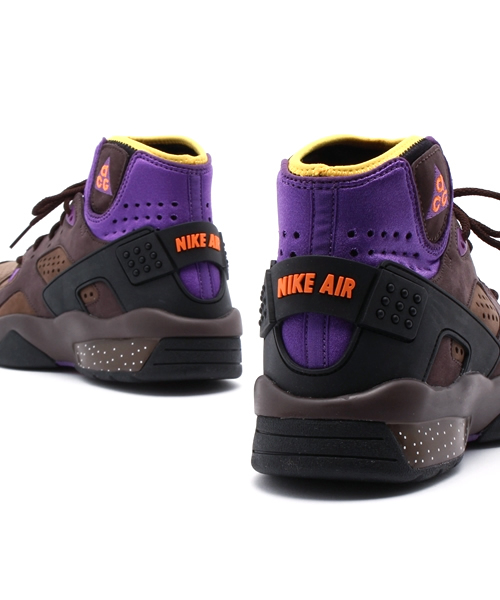 NIKE(ナイキ)の「NIKE MOWABB OG(スニーカー・メンズ・グレイッシュベージュ/チョコ・27/27.5/26.5)」の8枚目の写真