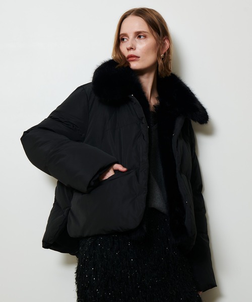 allureville（アルアバイル）の「ファーカラーショートダウンコート（ダウンジャケット/コート・レディース・ブラック/ライトベージュ・2）」の3枚目の写真