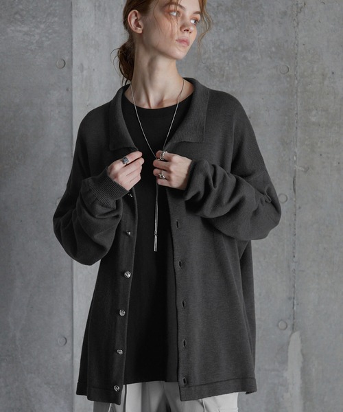 SERACE(セラス)の「【SERACE】Silver button knit shirt cardigan / シルバーボタンニットシャツカーディガン(カーディガン/ボレロ・メンズ・ライトグレー/ブラック/チャコールグレー・L/M/S)」の3枚目の写真
