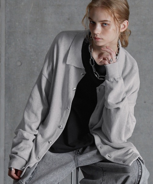SERACE(セラス)の「【SERACE】Silver button knit shirt cardigan / シルバーボタンニットシャツカーディガン(カーディガン/ボレロ・メンズ・ライトグレー/ブラック/チャコールグレー・L/M/S)」の5枚目の写真