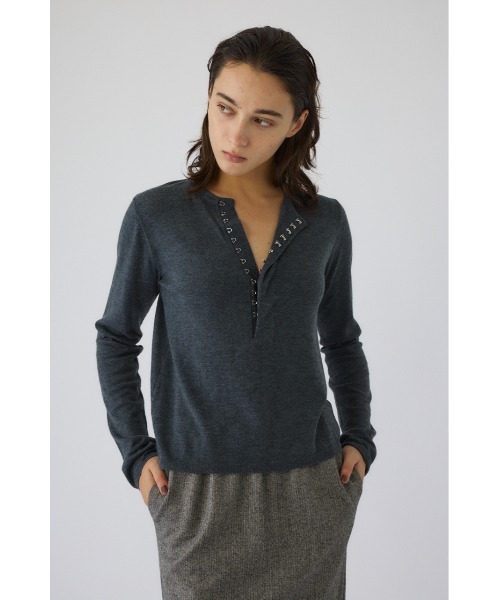 RIM.ARK（リムアーク）の「Hook design silk blend knit ホックデザインシルクブレンドニット（ニット/セーター・レディース・アイボリー/グレー/ブラウン/ブラック・FREE）」の13枚目の写真