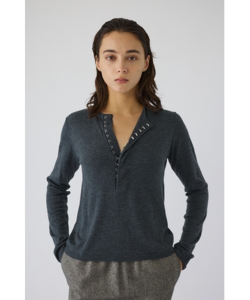 RIM.ARK（リムアーク）の「Hook design silk blend knit ホックデザインシルクブレンドニット（ニット/セーター・レディース・アイボリー/グレー/ブラウン/ブラック・FREE）」の14枚目の写真