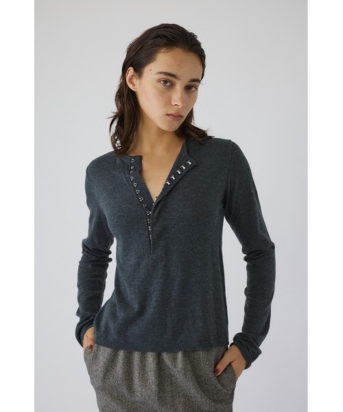 RIM.ARK（リムアーク）の「Hook design silk blend knit ホックデザインシルクブレンドニット（ニット/セーター・レディース・アイボリー/グレー/ブラウン/ブラック・FREE）」の15枚目の写真