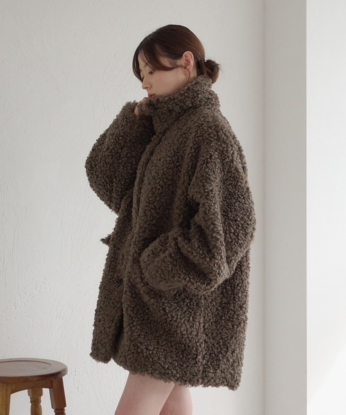 raffime(ラフィミー)の「スタンドネックコクーン袖プードルコート(ダッフルコート・レディース・アイボリー/ダークブラウン・フリー)」の2枚目の写真