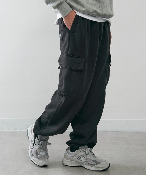 KNOCKER(ノッカー)の「【KNOCKER】Fleece Cargo Pants フリースカーゴパンツ スウェットカーゴパンツ ワイド 裏起毛 FCP1000 UNTR(カーゴパンツ・メンズ・チャコールグレー/グレー/ブラック・M/L/XL)」の4枚目の写真