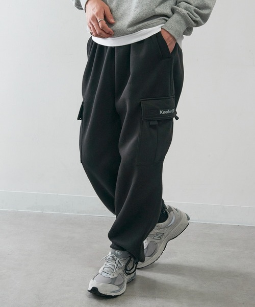 KNOCKER(ノッカー)の「【KNOCKER】Fleece Cargo Pants フリースカーゴパンツ スウェットカーゴパンツ ワイド 裏起毛 FCP1000 UNTR(カーゴパンツ・メンズ・チャコールグレー/グレー/ブラック・M/L/XL)」の5枚目の写真