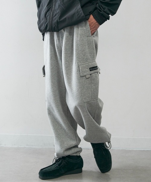 KNOCKER(ノッカー)の「【KNOCKER】Fleece Cargo Pants フリースカーゴパンツ スウェットカーゴパンツ ワイド 裏起毛 FCP1000 UNTR(カーゴパンツ・メンズ・チャコールグレー/グレー/ブラック・M/L/XL)」の13枚目の写真