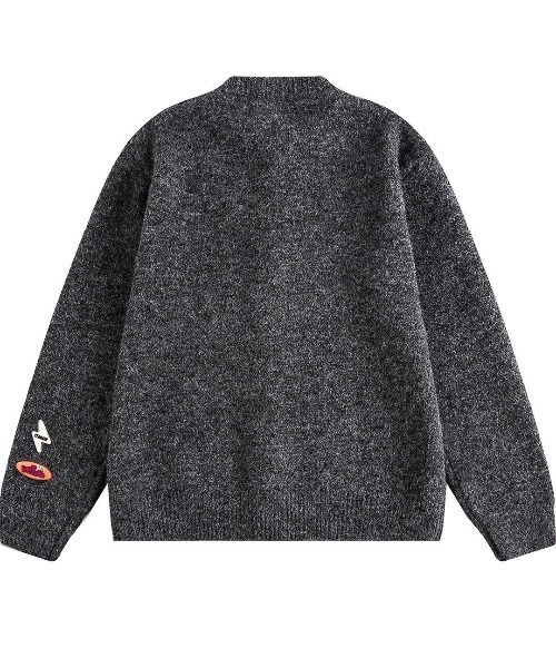 FreeZone（フリーゾーン）の「赤ボタン×刺繍ワッペン ニットカーディガン（ニット/セーター・メンズ・ダークグレー・F）」の7枚目の写真