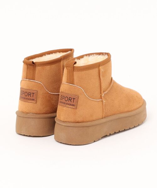 shoes365（シューズスリーシックスファイヴ）の「ショート厚底ムートンブーツ (AW)（ブーツ・レディース・ブラック/ベージュ/キャメル・25.0cm/24.5cm/24.0cm/23.5cm/23.0cm）」の4枚目の写真