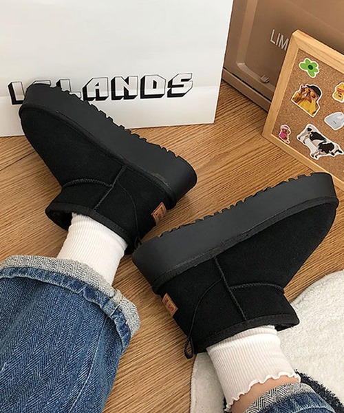 shoes365（シューズスリーシックスファイヴ）の「ショート厚底ムートンブーツ (AW)（ブーツ・レディース・ブラック/ベージュ/キャメル・25.0cm/24.5cm/24.0cm/23.5cm/23.0cm）」の19枚目の写真