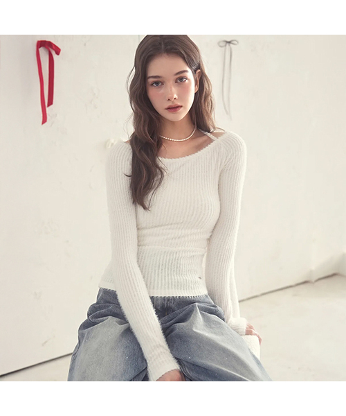 Vivacious(ビバシャス)の「Kiss Contour Line Knit_4Colors(ニット/セーター・レディース・チャコール/ブラック/アイボリー/ブラウン・SMALL/MEDIUM)」の2枚目の写真
