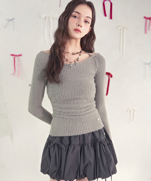 Vivacious(ビバシャス)の「Kiss Contour Line Knit_4Colors(ニット/セーター・レディース・チャコール/ブラック/アイボリー/ブラウン・SMALL/MEDIUM)」の9枚目の写真