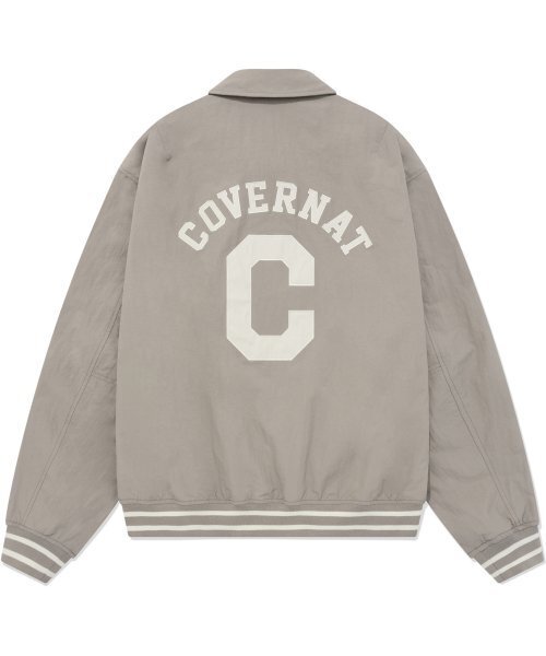 COVERNAT(カバーナット)の「Cロゴカラー バーシティジャケット ベージュ(スタジャン・レディース・その他・LARGE/XX-LARGE/MEDIUM/SMALL/X-LARGE/X-SMALL)」の2枚目の写真