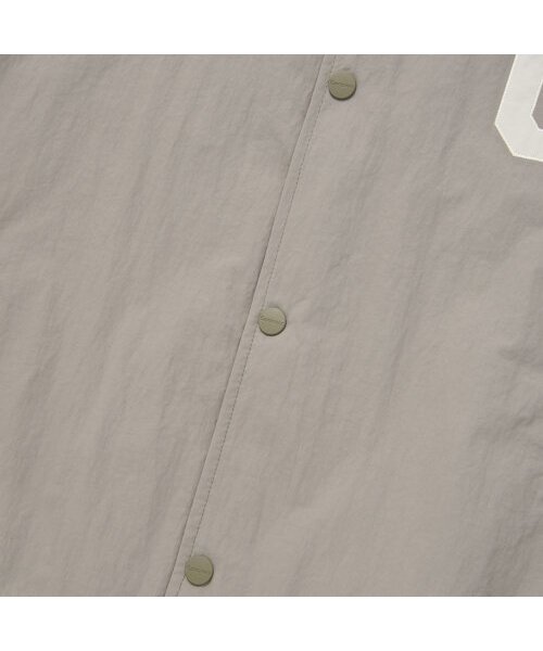 COVERNAT(カバーナット)の「Cロゴカラー バーシティジャケット ベージュ(スタジャン・レディース・その他・LARGE/XX-LARGE/MEDIUM/SMALL/X-LARGE/X-SMALL)」の4枚目の写真