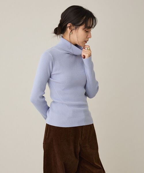 CRAFT STANDARD BOUTIQUE(クラフトスタンダードブティック)の「リブタートルニットプルオーバー(ニット/セーター・レディース・ライトパープル/ブラック/ライトベージュ/ライトブルー・FREE)」の8枚目の写真