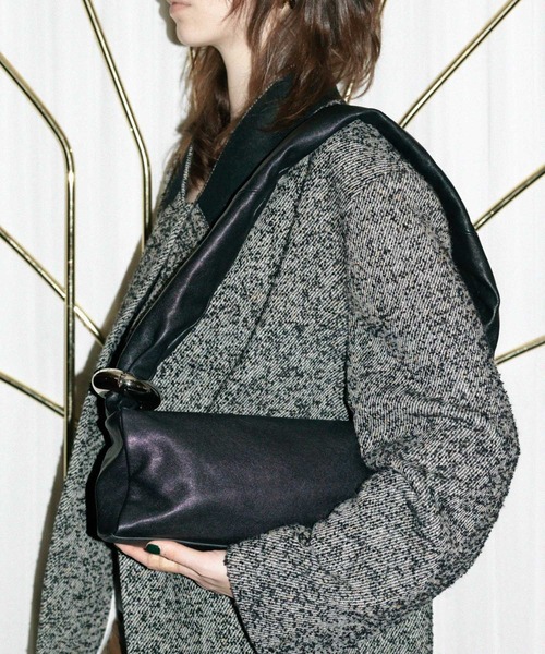 ADAM ET ROPE'(アダムエロペ)の「【PFT】Fuka Bangle Shoulder(ショルダーバッグ・レディース・ブラック/ブラウン・FREE)」の3枚目の写真