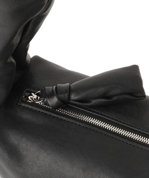 ADAM ET ROPE'(アダムエロペ)の「【PFT】Fuka Bangle Shoulder(ショルダーバッグ・レディース・ブラック/ブラウン・FREE)」の15枚目の写真
