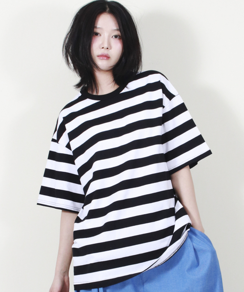 DEMARC(ドゥマーク)の「ボールドストライプオーバーサイズ半袖Tシャツブラック(Tシャツ/カットソー・レディース・その他・MEDIUM/LARGE)」の5枚目の写真