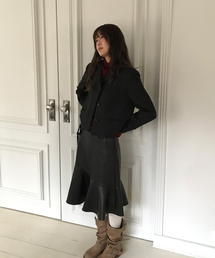 Majournee（マジョネ）の「SINGLE HIDDEN CROP JACKET_BROWN（テーラードジャケット）」