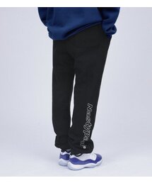アウトラインシグネチャースウェットパンツブラック