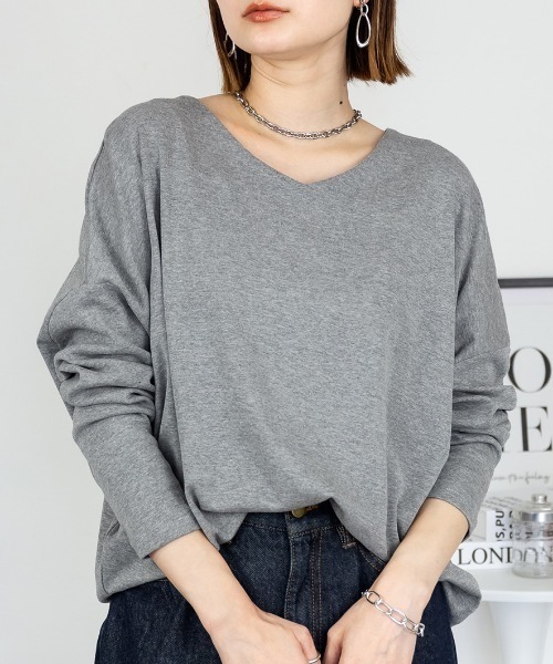 RCD(アールシーディー)の「【幅広いコーデに使用できる】ドルマンスリーブVネックTシャツ(Tシャツ/カットソー・レディース・杢グレー/バーガンディー/チャコールグレー/グレイッシュベージュ/カーキ/ブラック/オフホワイト/ネイビー・M/4L/L/LL/3L)」の4枚目の写真