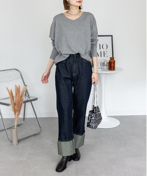 RCD(アールシーディー)の「【幅広いコーデに使用できる】ドルマンスリーブVネックTシャツ(Tシャツ/カットソー・レディース・杢グレー/バーガンディー/チャコールグレー/グレイッシュベージュ/カーキ/ブラック/オフホワイト/ネイビー・M/4L/L/LL/3L)」の15枚目の写真