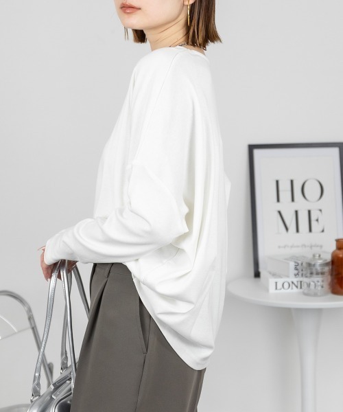 RCD(アールシーディー)の「【幅広いコーデに使用できる】ドルマンスリーブVネックTシャツ(Tシャツ/カットソー・レディース・杢グレー/バーガンディー/チャコールグレー/グレイッシュベージュ/カーキ/ブラック/オフホワイト/ネイビー・M/4L/L/LL/3L)」の11枚目の写真