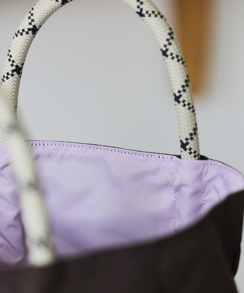 NOMADIS（ノマディス）の「NOMADIS × Firsthand/ノマディス 別注 SAC2 W/16 / リバーシブル ロゴトートバッグ（トートバッグ・レディース・ブラウン・ONE SIZE）」の3枚目の写真