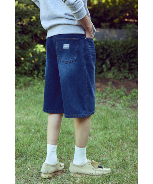 WHOLOVESART(フーラブズアート)の「wide bermuda denim pants deep blue(その他パンツ・メンズ・その他・LARGE/X-LARGE)」の3枚目の写真