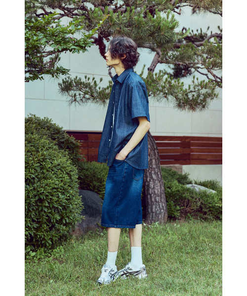 WHOLOVESART(フーラブズアート)の「wide bermuda denim pants deep blue(その他パンツ・メンズ・その他・LARGE/X-LARGE)」の5枚目の写真