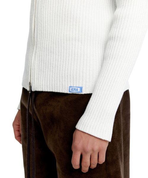 ERA(エラ)の「MEN SLIM-FIT ZIP-UP SWEATER - WHITE(ニット/セーター・メンズ・その他・OS)」の6枚目の写真