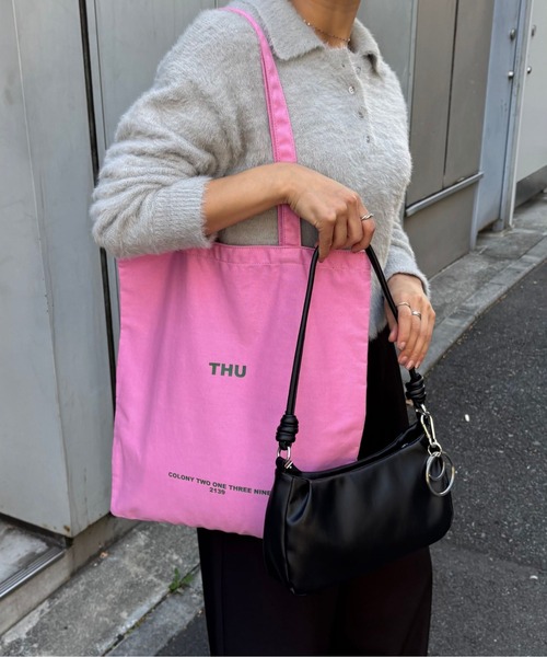 COLONY 2139(コロニートゥーワンスリーナイン)の「7デイズキャンバストートバッグ(トートバッグ・レディース・ピンク/レッド/グリーン/イエロー/ホワイト/ブラック/ブルー・FREE)」の6枚目の写真
