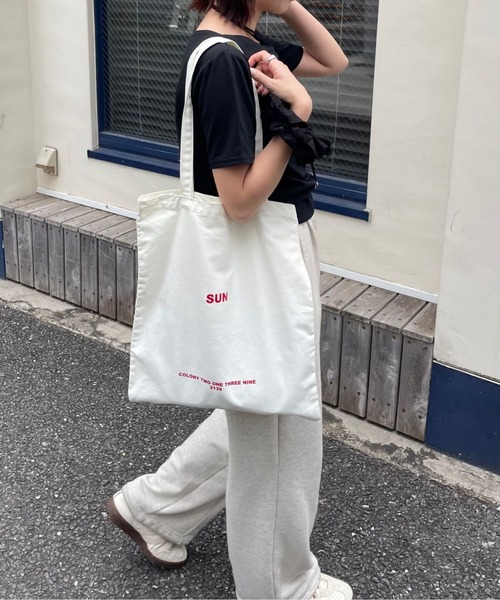 COLONY 2139(コロニートゥーワンスリーナイン)の「7デイズキャンバストートバッグ(トートバッグ・レディース・ピンク/レッド/グリーン/イエロー/ホワイト/ブラック/ブルー・FREE)」の11枚目の写真