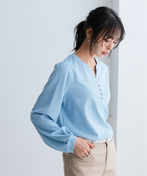 nissen（ニッセン）の「アウトラストソフトタッチカットジョーゼットスキッパープルオーバー（温度調整・吸汗速乾・UVカット）＜大きいサイズ有＞（Tシャツ/カットソー・レディース・グレイッシュブルー/グレイッシュベージュ/ネイビー・3L/LL/L/M/S）」の17枚目の写真