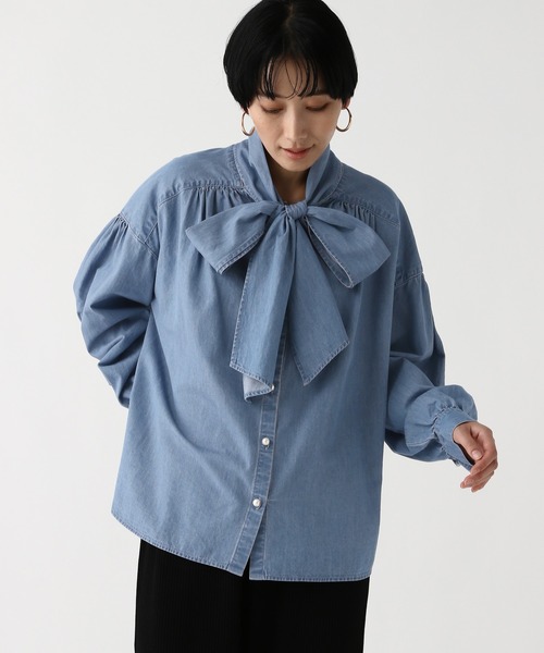 Elura(エルーラ)の「デニムボウタイブラウス/646532(シャツ/ブラウス・レディース・ライトブルー/ブルー・FREE)」の7枚目の写真