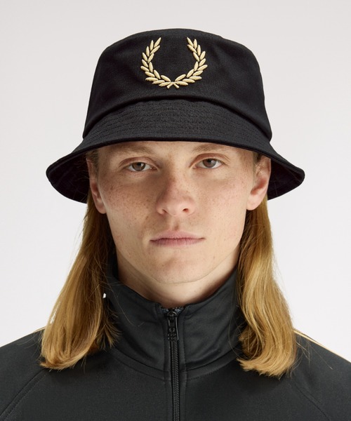 FRED PERRY（フレッドペリー）の「Bold Branding Canvas Bucket Hat／ボールドロゴキャンバスバケットハット（ハット・メンズ・ブラック・L）」の5枚目の写真
