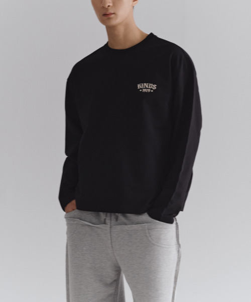 KINDS(カインズ)の「コンパクトロゴロングスリーブTシャツ_ブラック(Tシャツ/カットソー・レディース・その他・M/L)」の1枚目の写真