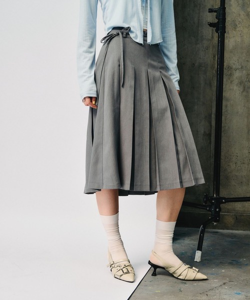 3.3 Field Trip （3.3フィールドトリップ）の「3.3 Field Trip／プリーツミディスカート（スカート・レディース・チャコール/ライトグレー・MEDIUM/SMALL）」の16枚目の写真