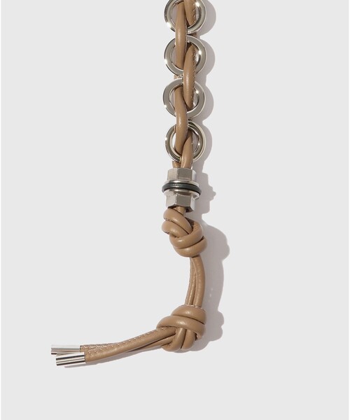 ADAM ET ROPE'（アダムエロペ）の「【ITTI/イッチ】CRISTY RING CHAIN KNOT CHARM / STCOW（キーホルダー・メンズ・ライトグレー・FREE）」の4枚目の写真