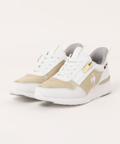 le coq sportif(ルコックスポルティフ)の「le coq sportif ルコックスポルティフ LCS CHARTE LIFT SI【防水/軽量】レディーススニーカー(LCSシャルテリフトSI)(スニーカー・レディース・ゴールド・22.5cm/23.0cm/23.5cm/24.0cm/24.5cm/25.0cm)」の1枚目の写真