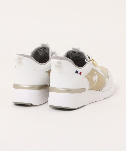 le coq sportif(ルコックスポルティフ)の「le coq sportif ルコックスポルティフ LCS CHARTE LIFT SI【防水/軽量】レディーススニーカー(LCSシャルテリフトSI)(スニーカー・レディース・ゴールド・22.5cm/23.0cm/23.5cm/24.0cm/24.5cm/25.0cm)」の2枚目の写真