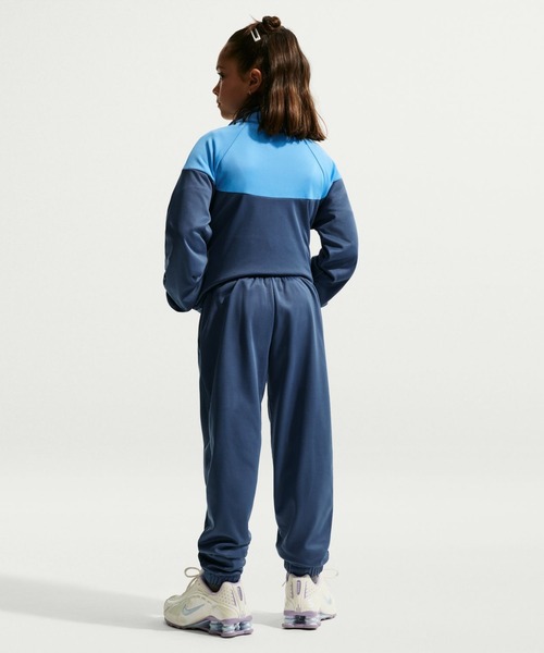 NIKE(ナイキ)の「ナイキ NIKE YTH NSW DF トラックスーツ PK FZ(ジャージ・キッズ・ブルー/ブラック・130cm/140cm/150cm/160cm)」の15枚目の写真