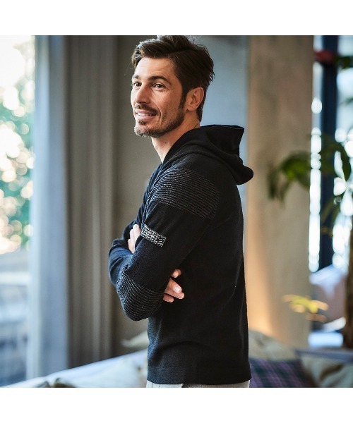 g-stage（ジーステージ）の「軽く柔らかいモールストレッチパーカー（ニット/セーター・メンズ・ブラック/チャコールグレー・46/50/48）」の3枚目の写真