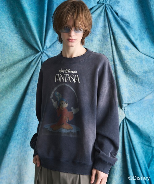 MAISON SPECIAL（メゾンスペシャル）の「《UNISEX》【MOVIE SERIES】「FANTASIA」- STAR HEART - Prime-Over Crew Neck Sweatshirt/「ファンタジア」- スターハート -プライムオーバークルーネックスウェット【MAISON SPECIAL/メゾンスペシャル】（スウェット・メンズ・ネイビー/ブラック・0/1/2）」の2枚目の写真