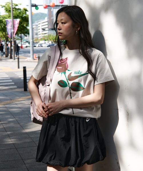 NIKE（ナイキ）の「ナイキ スポーツウェア ウィメンズ ルーズ バブル スカート / Nike Sportswear Women's Loose Bubble Skirt IQ0062-010 Black（スカート・レディース・ブラック・XS/XL/L/M/S）」の21枚目の写真