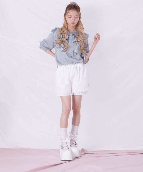 FickleBebe(フィクルベベ)の「エナメルシュシュパンプス(パンプス・レディース・ホワイト/ブラック・SMALL/LARGE/MEDIUM)」の5枚目の写真