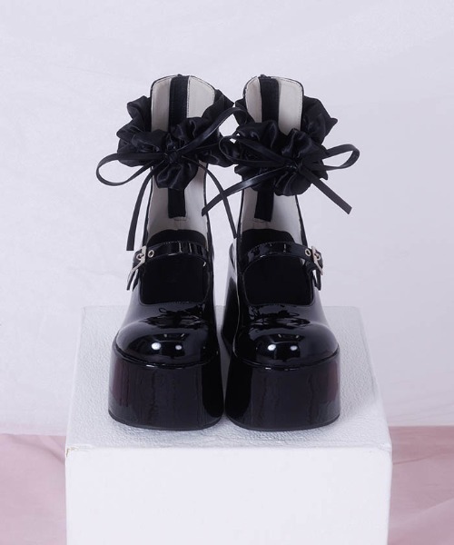 FickleBebe(フィクルベベ)の「エナメルシュシュパンプス(パンプス・レディース・ホワイト/ブラック・SMALL/LARGE/MEDIUM)」の7枚目の写真