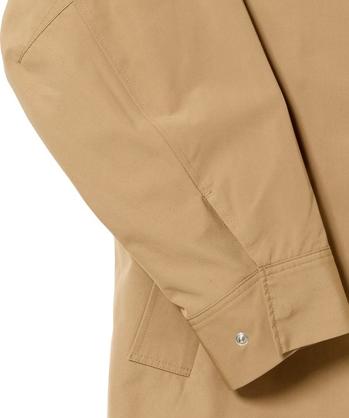 LACOSTE（ラコステ）の「撥水 ダブルカラー BACHプリーツ ロングスプリングコート（ステンカラーコート・レディース・ベージュ/ブラック・34/40/36/38）」の8枚目の写真