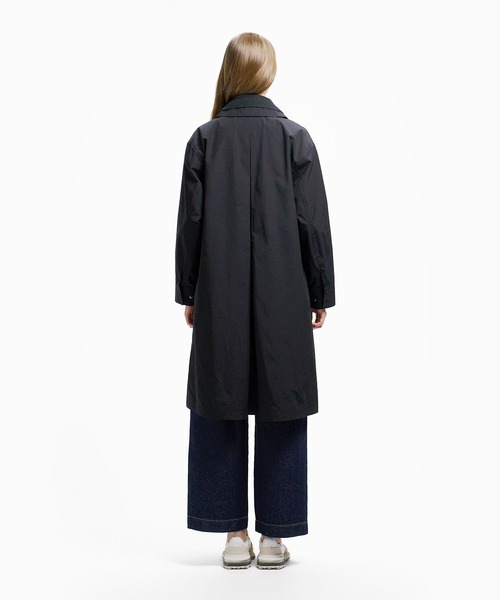 LACOSTE（ラコステ）の「撥水 ダブルカラー BACHプリーツ ロングスプリングコート（ステンカラーコート・レディース・ベージュ/ブラック・34/40/36/38）」の5枚目の写真