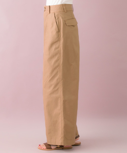 URBAN RESEARCH(アーバンリサーチ)の「UR ワイドタックチノパンツ(チノパンツ・レディース・ベージュ/ネイビー・38/36)」の7枚目の写真